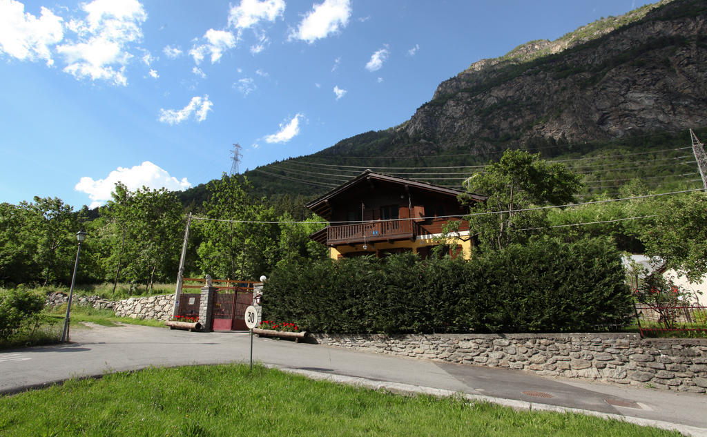 لا سالّي Maison Le Champ B&B Questa Casa Non E Un Albergo المظهر الخارجي الصورة